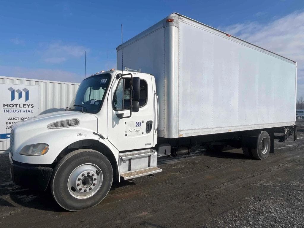 Image of Freightliner M2 106 Primary image