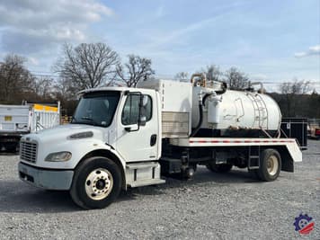 Main image Freightliner Business Class M2