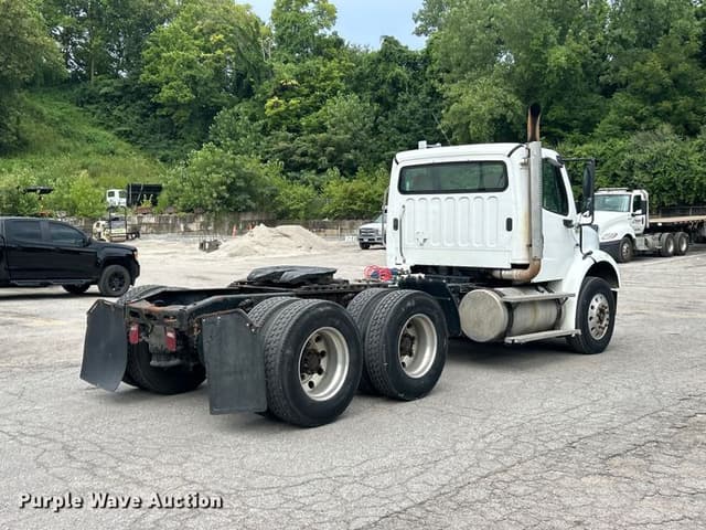 Image of Freightliner Business Class M2 equipment image 4