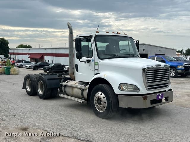 Image of Freightliner Business Class M2 equipment image 2