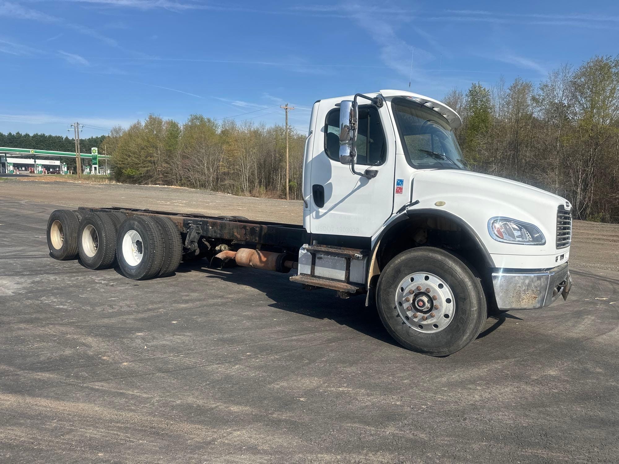 2005 Freightliner M2 Equipment Image0