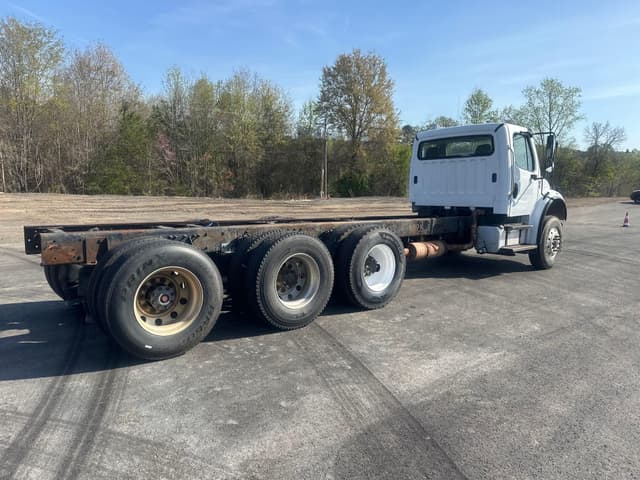Image of Freightliner M2 equipment image 2