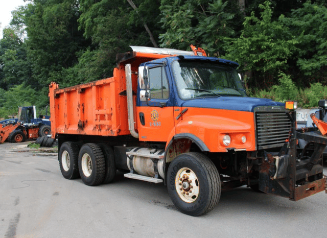 Image of Freightliner M2 equipment image 1