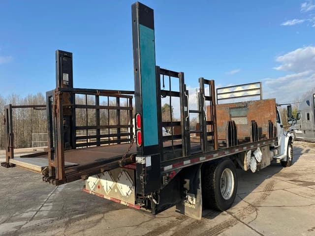 Image of Freightliner M2 equipment image 4