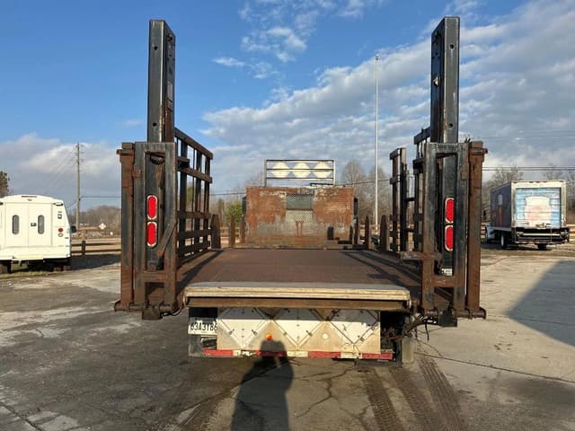 Image of Freightliner M2 equipment image 3