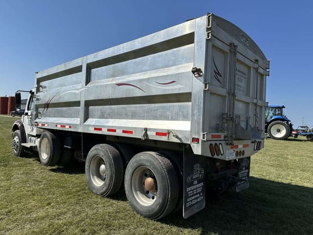 Image of Freightliner M2 equipment image 3