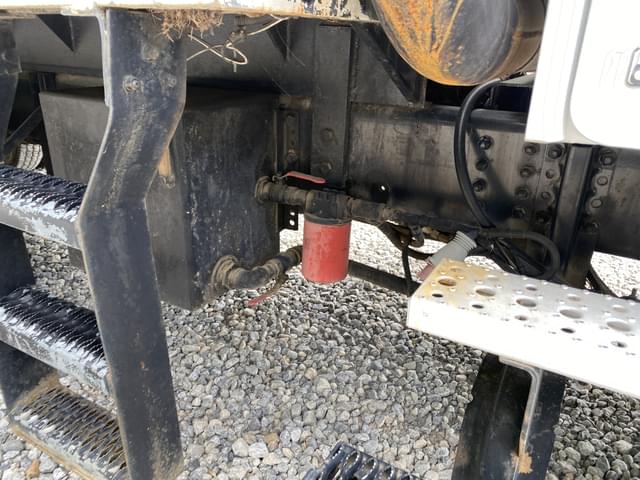 Image of Freightliner M2 equipment image 4