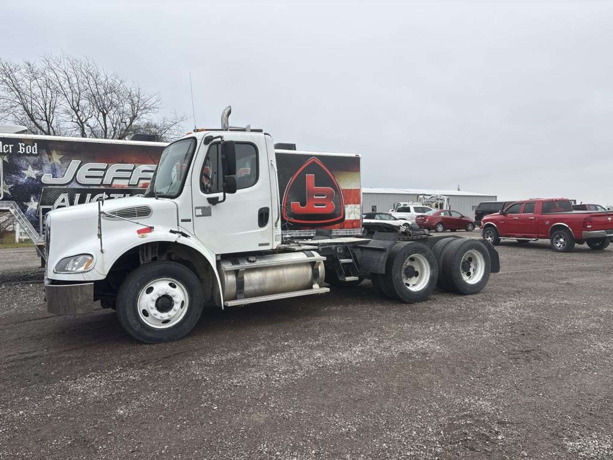 2005 Freightliner M2 Equipment Image0
