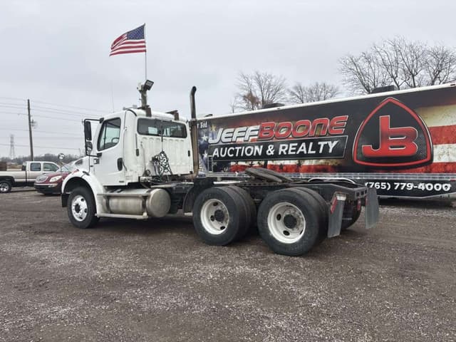 Image of Freightliner M2 equipment image 2