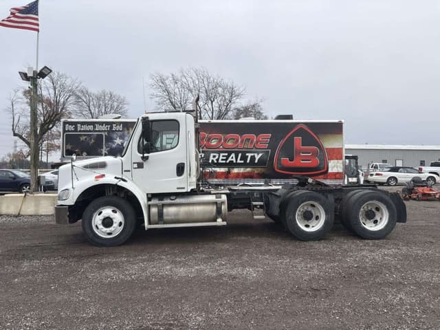 Image of Freightliner M2 equipment image 1