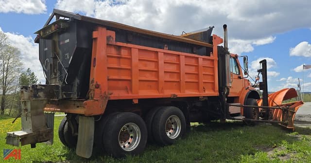 Image of Freightliner M2 equipment image 3
