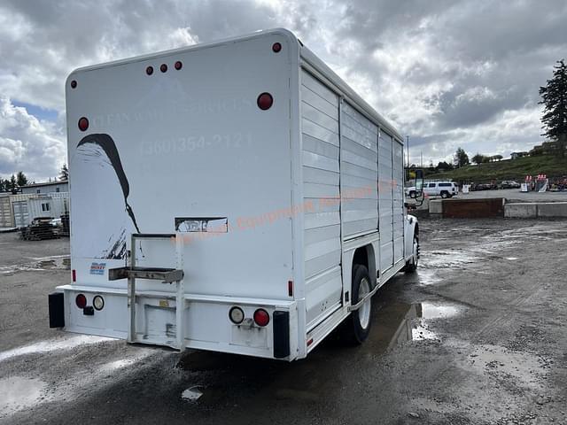 Image of Freightliner M2 equipment image 4