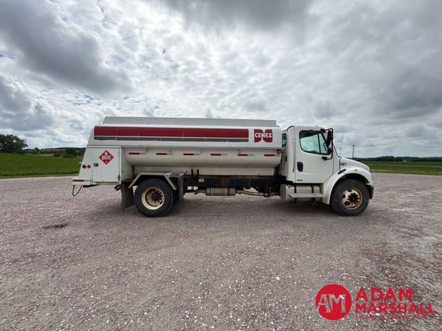 Image of Freightliner M2 equipment image 2
