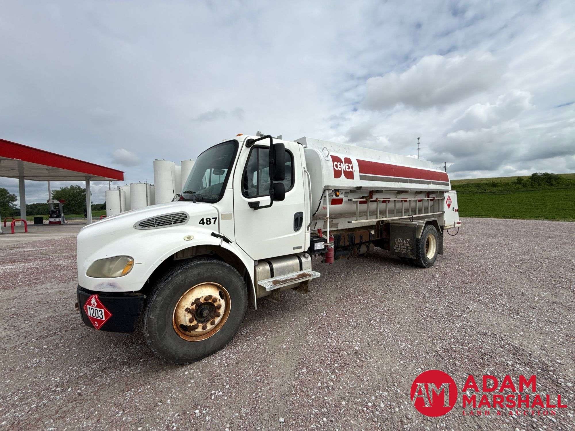 2005 Freightliner M2 Equipment Image0
