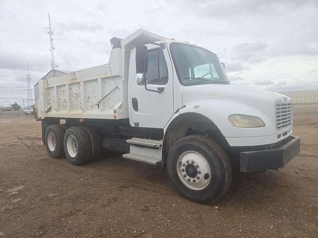 Image of Freightliner M2 equipment image 1