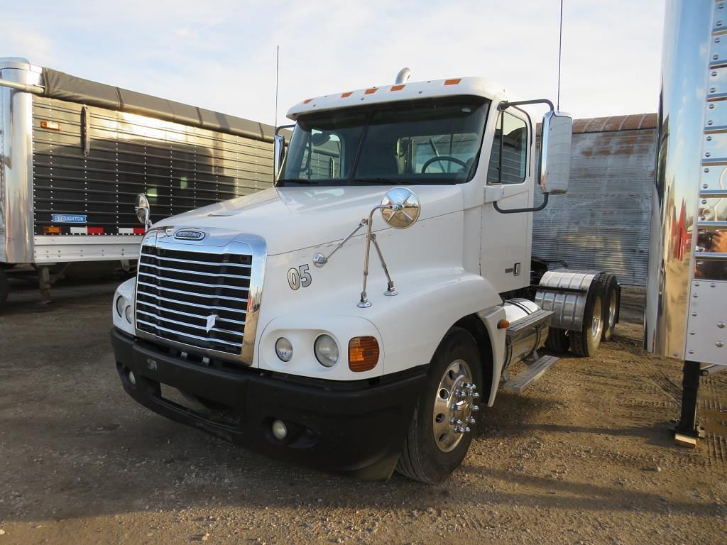 Image of Freightliner ST120 Primary image