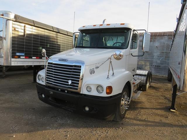 Image of Freightliner ST120 equipment image 1