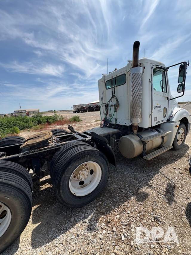 Image of Freightliner CL120 equipment image 1