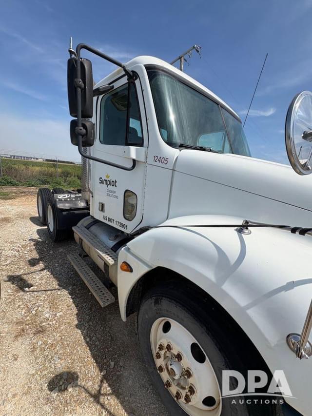 Image of Freightliner CL120 equipment image 2