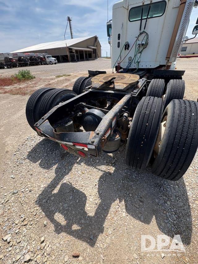 Image of Freightliner CL120 equipment image 3