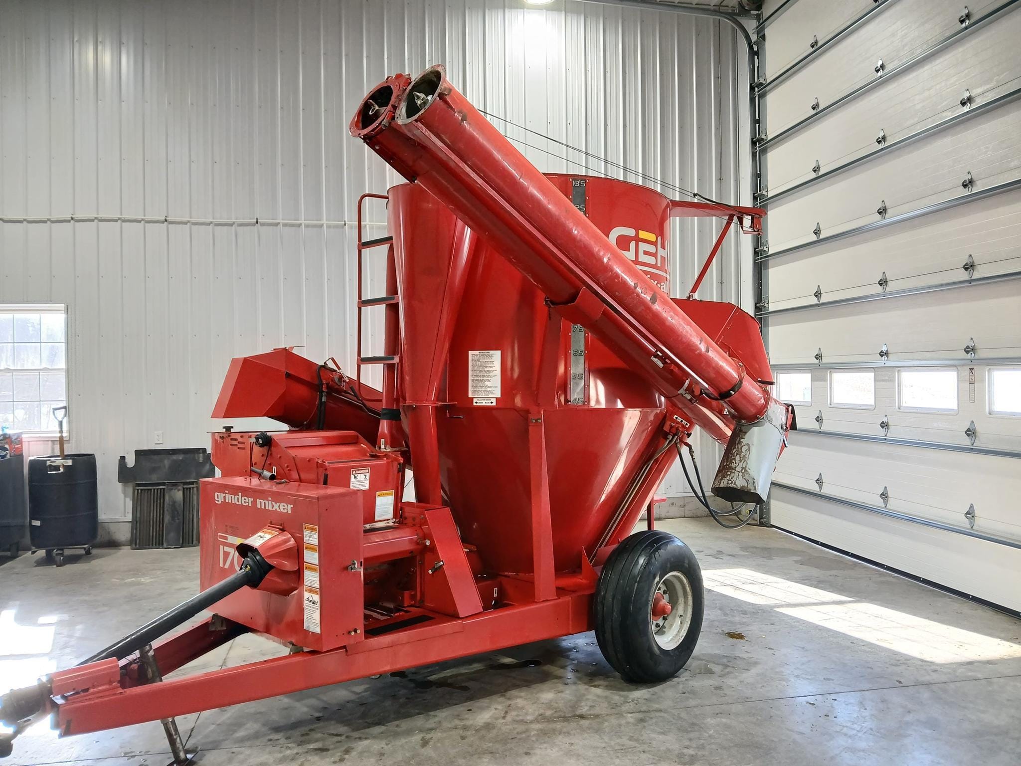 2005 Gehl 170 Equipment Image0