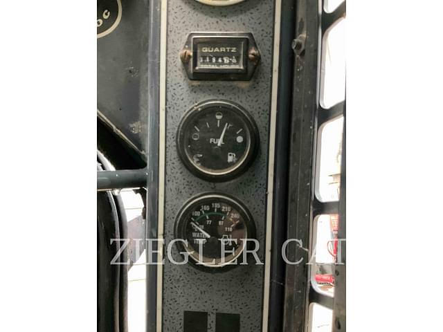 Image of Gehl 5640 equipment image 1