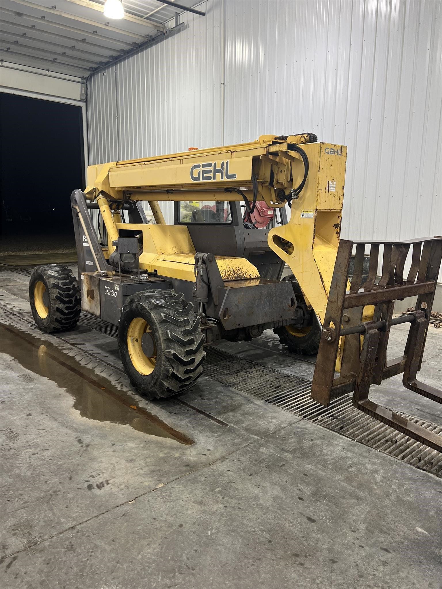 2005 Gehl RS5-34 Equipment Image0