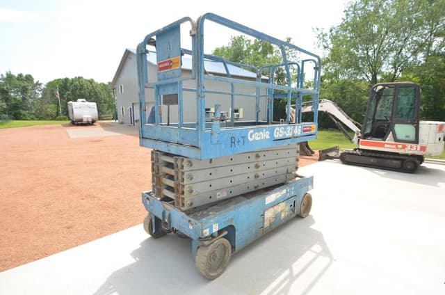 Image of Genie GS-3246 equipment image 3