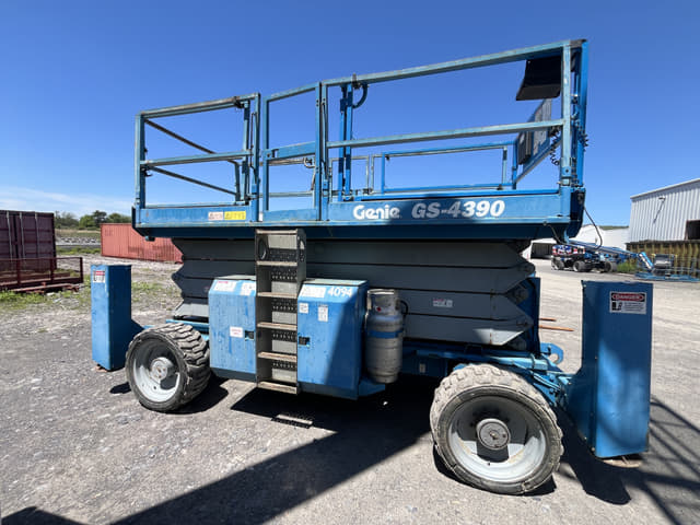 Image of Genie GS-4390 equipment image 3