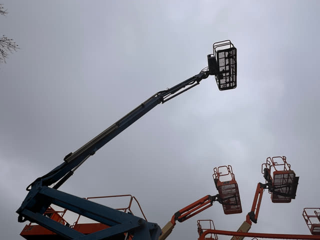 Image of Genie Z60/34 equipment image 4