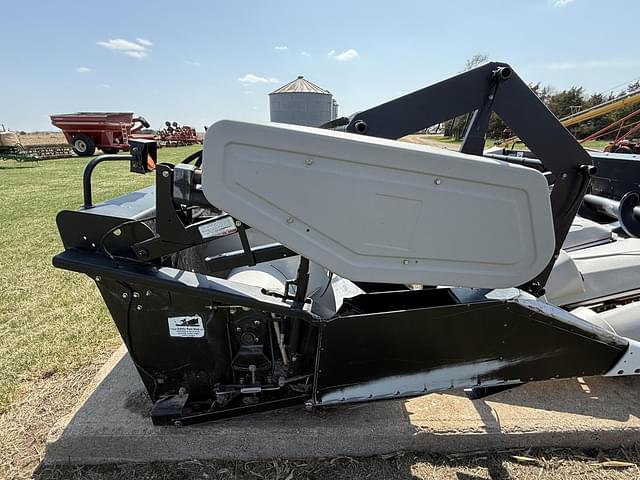 Image of AGCO 224 equipment image 2