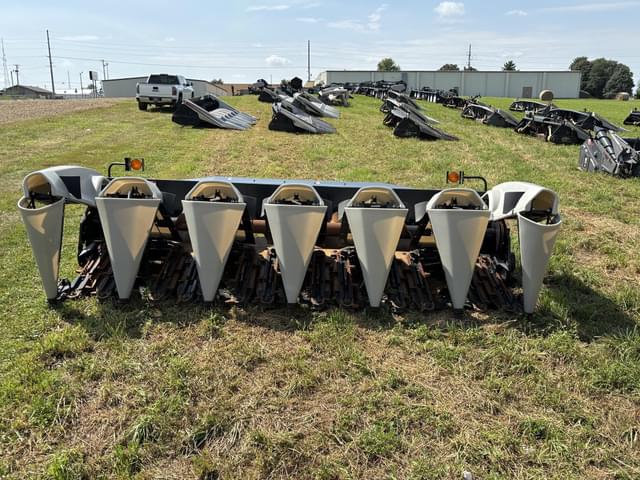 Image of Gleaner 3000 equipment image 1