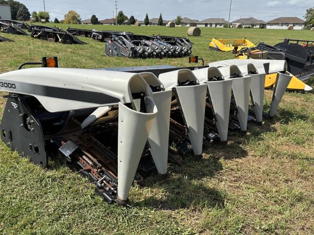 Image of Gleaner 3000 equipment image 2