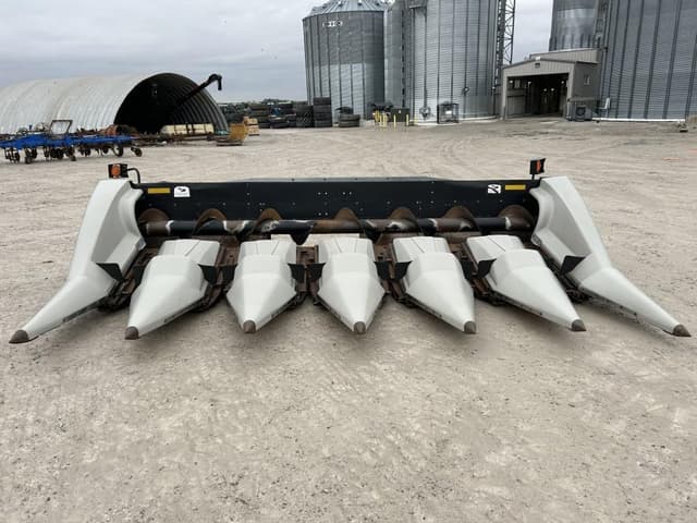 Image of Gleaner 3000 equipment image 2