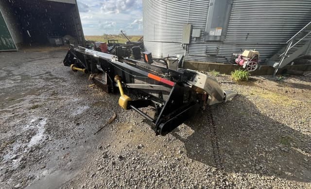 Image of Gleaner 3000 equipment image 3