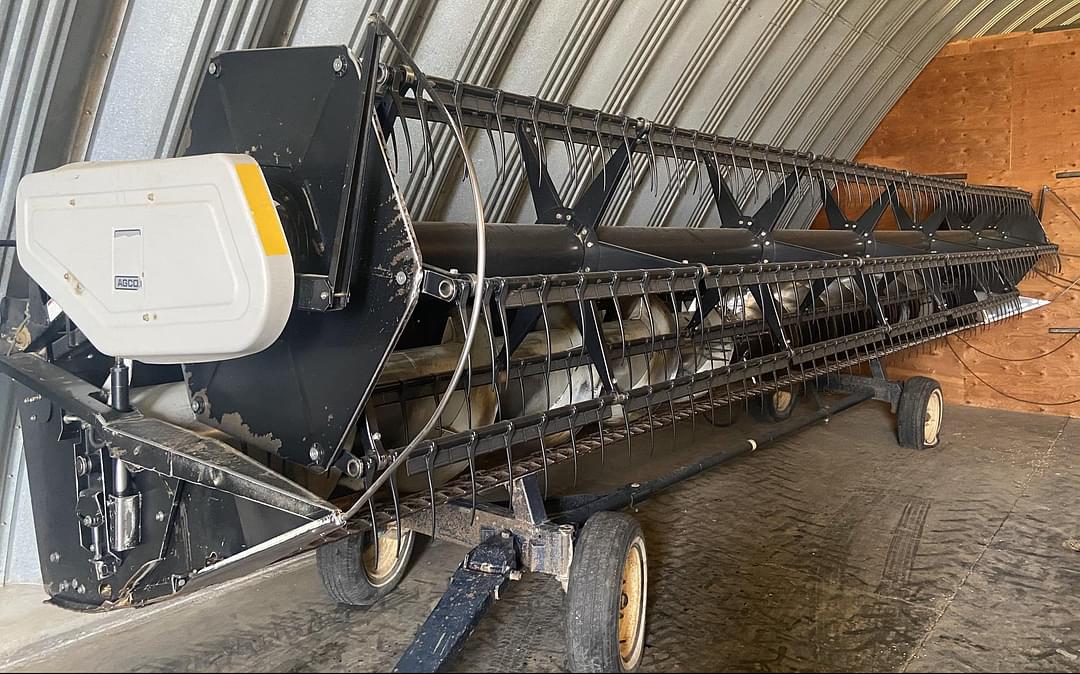 Image of Gleaner 7000 Image 0