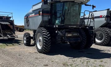 Main image Gleaner R75