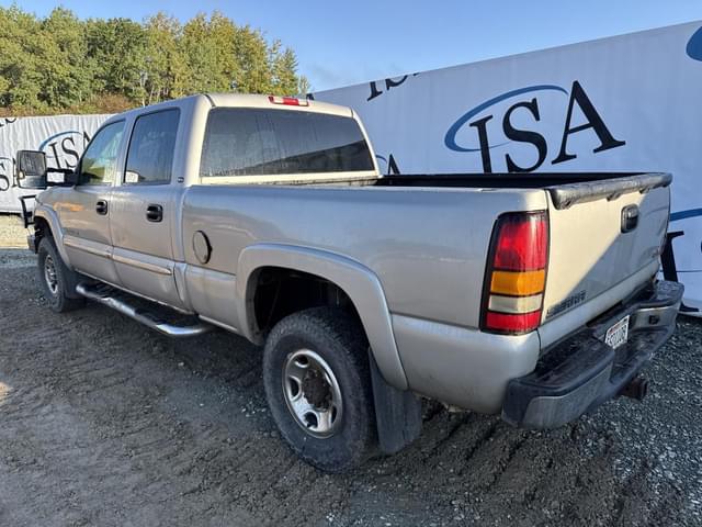 Image of GMC 2500HD equipment image 2