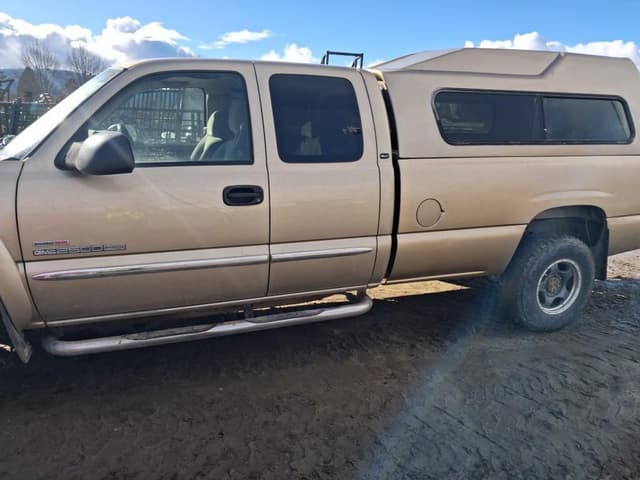 Image of GMC 2500HD equipment image 3