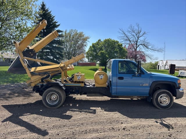 Image of GMC 3500 equipment image 3