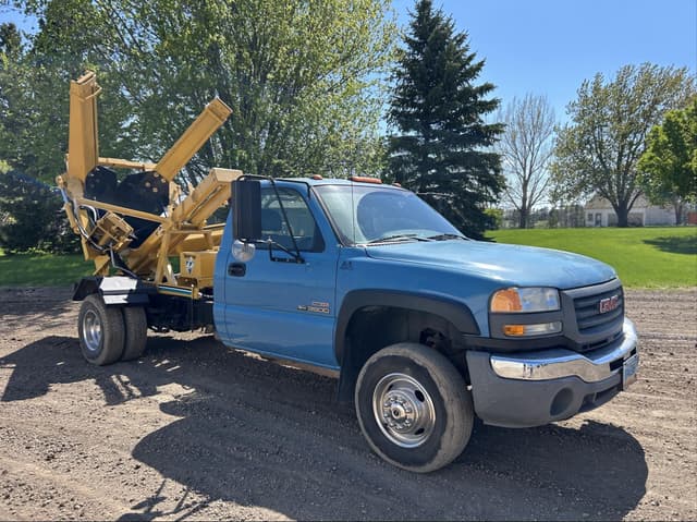 Image of GMC 3500 equipment image 2