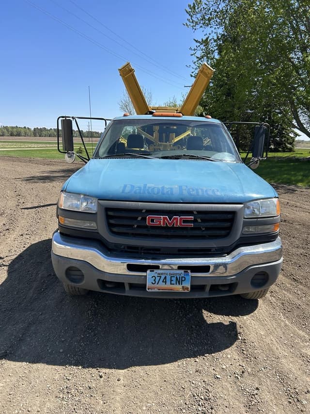 Image of GMC 3500 equipment image 1
