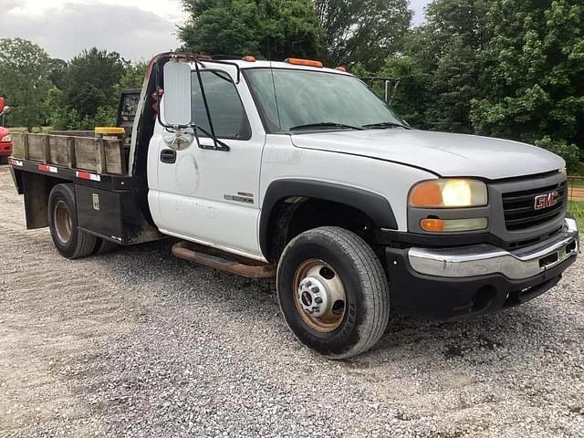 Image of GMC 3500 equipment image 4