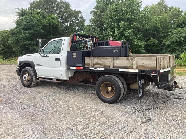 Image of GMC 3500 equipment image 2