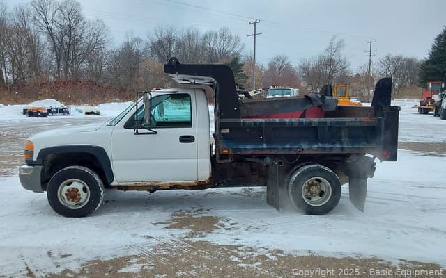Image of GMC 3500 equipment image 4