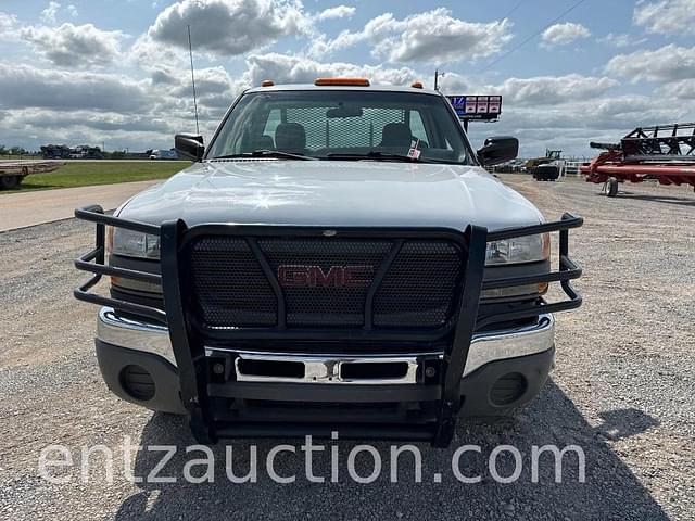 Image of GMC 3500 equipment image 1