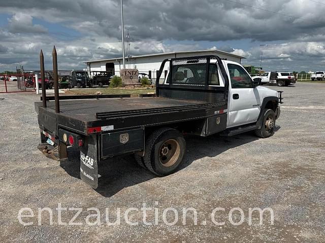 Image of GMC 3500 equipment image 4