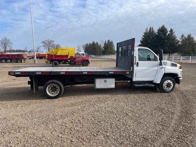 Image of GMC 5500 equipment image 4