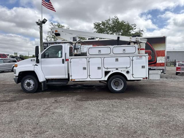 Image of GMC C4500 equipment image 3