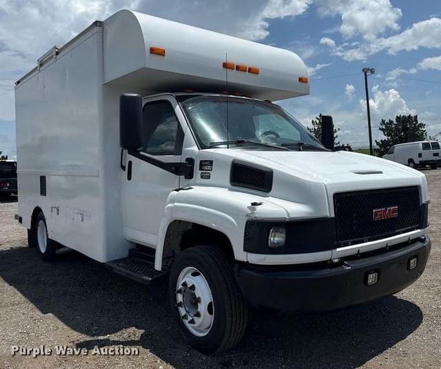 Image of GMC C4500 equipment image 2